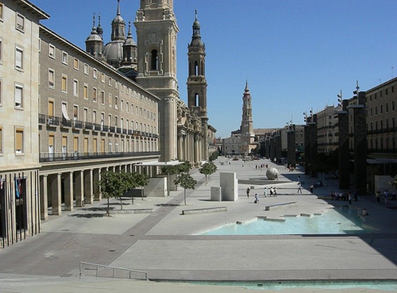 Dos Torres Pilar Suites- Balcones Con Vistas A La Ciudad Zaragoza Exteriör bild
